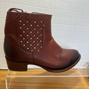 Denver Womens Boots Rodeo‎ size 8.5 With bright details